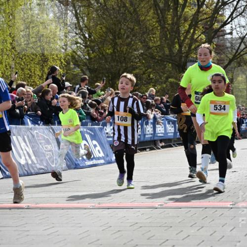 12.04.2026 - 45. Internationalen Wilhelmsburger Insellauf J. Mangold http://msf.ph/oto/9521631 12.04.2026 14:20:08 Ziel 465, 631, 1621, 304, 225, 1618, 108, 534, 447, 560, 734, 775, 587 meine-sportfotos.de