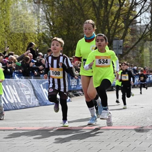 12.04.2026 - 45. Internationalen Wilhelmsburger Insellauf J. Mangold http://msf.ph/oto/9521637 12.04.2026 14:20:09 Ziel 465, 631, 1621, 304, 225, 1618, 108, 534, 447, 560, 734, 775, 587, 405 meine-sportfotos.de