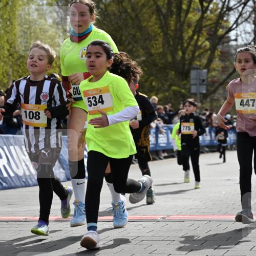 12.04.2026 - 45. Internationalen Wilhelmsburger Insellauf J. Mangold http://msf.ph/oto/9521642 12.04.2026 14:20:09 Ziel 465, 631, 1621, 304, 225, 1618, 108, 534, 447, 560, 734, 775, 587, 405 meine-sportfotos.de