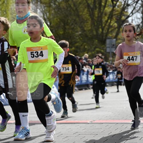 12.04.2026 - 45. Internationalen Wilhelmsburger Insellauf J. Mangold http://msf.ph/oto/9521644 12.04.2026 14:20:09 Ziel 465, 631, 1621, 304, 225, 1618, 108, 534, 447, 560, 734, 775, 587, 405 meine-sportfotos.de