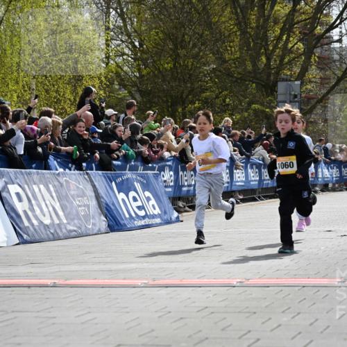 12.04.2026 - 45. Internationalen Wilhelmsburger Insellauf J. Mangold http://msf.ph/oto/9521660 12.04.2026 14:20:13 Ziel 447, 560, 734, 775, 587, 405, 1060, 642, 753, 750 meine-sportfotos.de