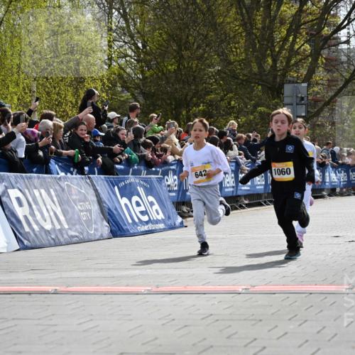 12.04.2026 - 45. Internationalen Wilhelmsburger Insellauf J. Mangold http://msf.ph/oto/9521661 12.04.2026 14:20:13 Ziel 447, 560, 734, 775, 587, 405, 1060, 642, 753, 750 meine-sportfotos.de