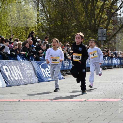 12.04.2026 - 45. Internationalen Wilhelmsburger Insellauf J. Mangold http://msf.ph/oto/9521665 12.04.2026 14:20:14 Ziel 775, 587, 405, 1060, 642, 753, 750 meine-sportfotos.de