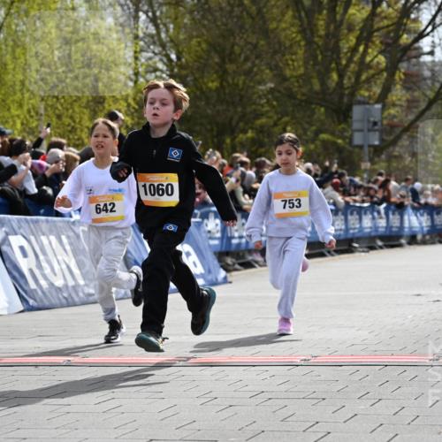 12.04.2026 - 45. Internationalen Wilhelmsburger Insellauf J. Mangold http://msf.ph/oto/9521670 12.04.2026 14:20:14 Ziel 775, 587, 405, 1060, 642, 753, 750 meine-sportfotos.de