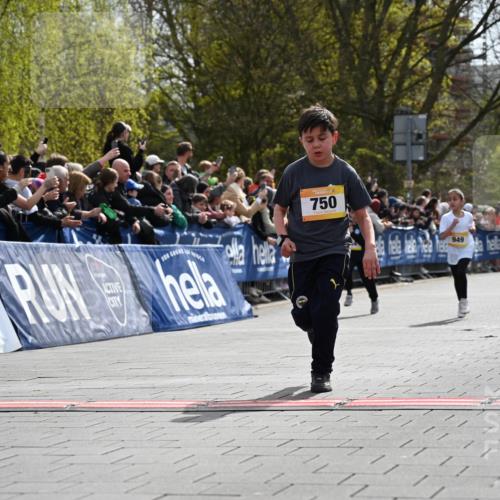 12.04.2026 - 45. Internationalen Wilhelmsburger Insellauf J. Mangold http://msf.ph/oto/9521681 12.04.2026 14:20:17 Ziel 405, 1060, 642, 753, 750, 1623, 844, 34, 949, 1607 meine-sportfotos.de