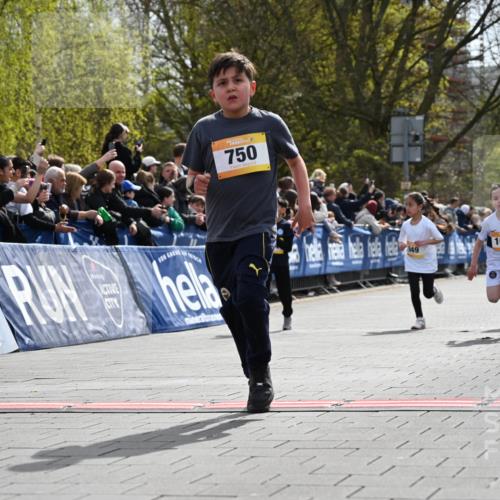 12.04.2026 - 45. Internationalen Wilhelmsburger Insellauf J. Mangold http://msf.ph/oto/9521687 12.04.2026 14:20:18 Ziel 1060, 642, 753, 750, 1623, 844, 34, 949, 1607, 29 meine-sportfotos.de