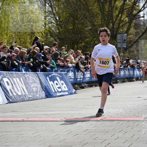 12.04.2026 - 45. Internationalen Wilhelmsburger Insellauf J. Mangold http://msf.ph/oto/9521710 12.04.2026 14:20:21 Ziel 750, 1623, 844, 34, 949, 1607, 29, 948, 1058, 966 meine-sportfotos.de