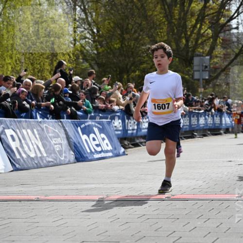 12.04.2026 - 45. Internationalen Wilhelmsburger Insellauf J. Mangold http://msf.ph/oto/9521711 12.04.2026 14:20:21 Ziel 750, 1623, 844, 34, 949, 1607, 29, 948, 1058, 966 meine-sportfotos.de