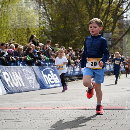 12.04.2026 - 45. Internationalen Wilhelmsburger Insellauf J. Mangold http://msf.ph/oto/9521719 12.04.2026 14:20:22 Ziel 1623, 844, 34, 949, 1607, 29, 948, 1058, 966 meine-sportfotos.de