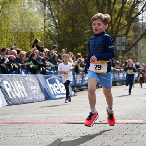 12.04.2026 - 45. Internationalen Wilhelmsburger Insellauf J. Mangold http://msf.ph/oto/9521720 12.04.2026 14:20:22 Ziel 1623, 844, 34, 949, 1607, 29, 948, 1058, 966 meine-sportfotos.de