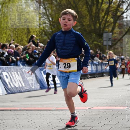 12.04.2026 - 45. Internationalen Wilhelmsburger Insellauf J. Mangold http://msf.ph/oto/9521723 12.04.2026 14:20:22 Ziel 1623, 844, 34, 949, 1607, 29, 948, 1058, 966 meine-sportfotos.de