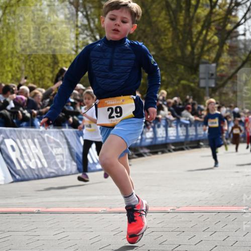 12.04.2026 - 45. Internationalen Wilhelmsburger Insellauf J. Mangold http://msf.ph/oto/9521724 12.04.2026 14:20:22 Ziel 1623, 844, 34, 949, 1607, 29, 948, 1058, 966 meine-sportfotos.de