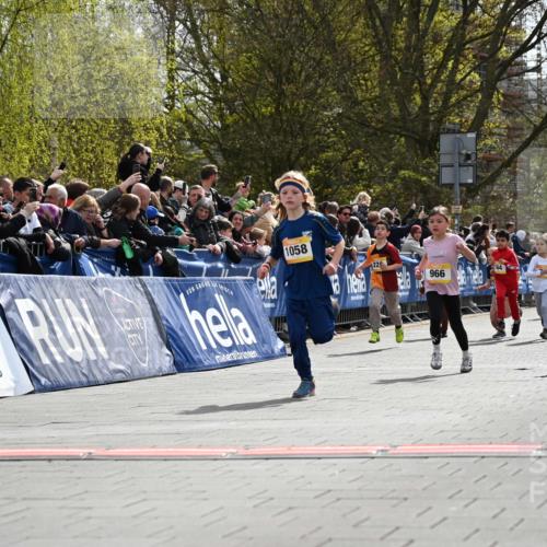 12.04.2026 - 45. Internationalen Wilhelmsburger Insellauf J. Mangold http://msf.ph/oto/9521727 12.04.2026 14:20:24 Ziel 949, 1607, 29, 948, 1058, 966, 998, 228, 298, 293, 744, 1008, 747, 262, 598 meine-sportfotos.de