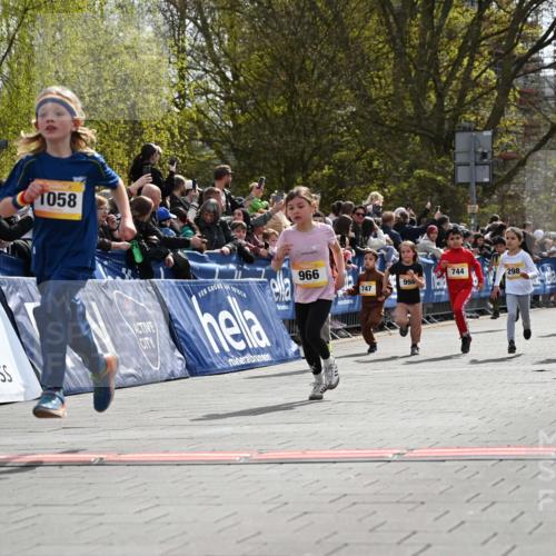 12.04.2026 - 45. Internationalen Wilhelmsburger Insellauf J. Mangold http://msf.ph/oto/9521738 12.04.2026 14:20:25 Ziel 1607, 29, 948, 1058, 966, 998, 228, 298, 293, 744, 1008, 747, 262, 598, 730 meine-sportfotos.de