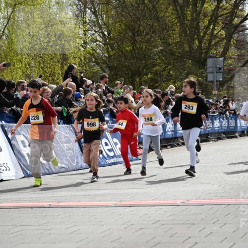 12.04.2026 - 45. Internationalen Wilhelmsburger Insellauf J. Mangold http://msf.ph/oto/9521754 12.04.2026 14:20:26 Ziel 29, 948, 1058, 966, 998, 228, 298, 293, 744, 1008, 747, 262, 598, 730, 632 meine-sportfotos.de