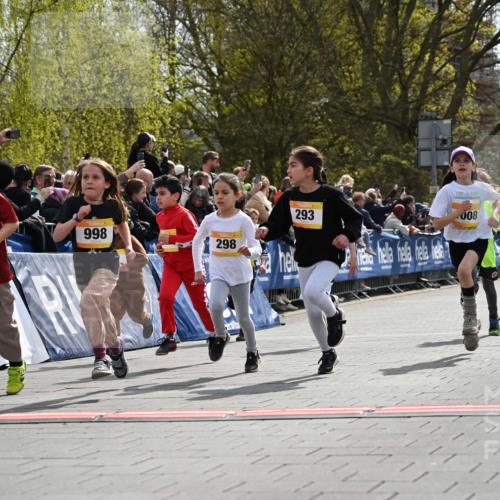 12.04.2026 - 45. Internationalen Wilhelmsburger Insellauf J. Mangold http://msf.ph/oto/9521760 12.04.2026 14:20:27 Ziel 948, 1058, 966, 998, 228, 298, 293, 744, 1008, 747, 262, 598, 730, 632, 1608 meine-sportfotos.de