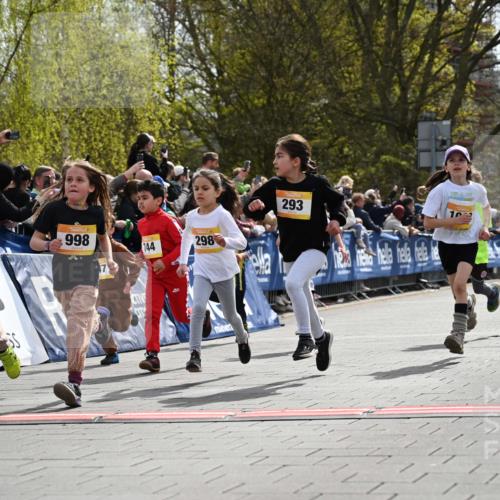 12.04.2026 - 45. Internationalen Wilhelmsburger Insellauf J. Mangold http://msf.ph/oto/9521761 12.04.2026 14:20:27 Ziel 948, 1058, 966, 998, 228, 298, 293, 744, 1008, 747, 262, 598, 730, 632, 1608 meine-sportfotos.de