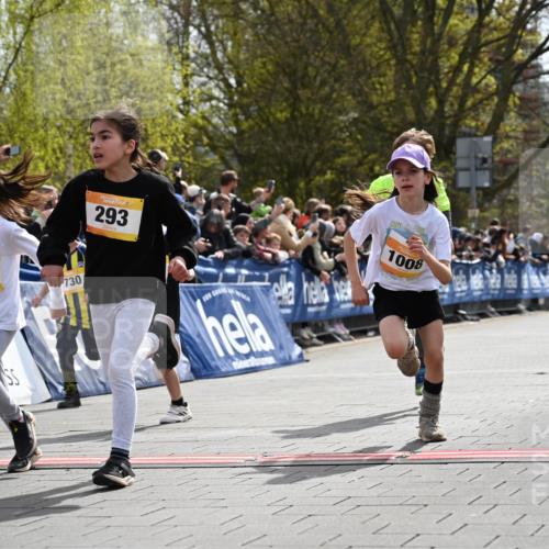 12.04.2026 - 45. Internationalen Wilhelmsburger Insellauf J. Mangold http://msf.ph/oto/9521765 12.04.2026 14:20:28 Ziel 1058, 966, 998, 228, 298, 293, 744, 1008, 747, 262, 598, 730, 632, 1608 meine-sportfotos.de