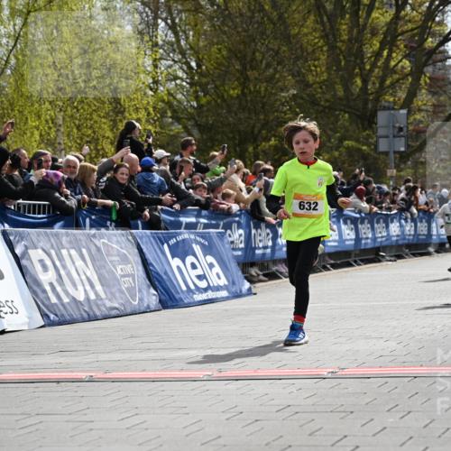 12.04.2026 - 45. Internationalen Wilhelmsburger Insellauf J. Mangold http://msf.ph/oto/9521775 12.04.2026 14:20:30 Ziel 998, 228, 298, 293, 744, 1008, 747, 262, 598, 730, 632, 1608, 165 meine-sportfotos.de