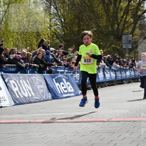 12.04.2026 - 45. Internationalen Wilhelmsburger Insellauf J. Mangold http://msf.ph/oto/9521778 12.04.2026 14:20:30 Ziel 998, 228, 298, 293, 744, 1008, 747, 262, 598, 730, 632, 1608, 165 meine-sportfotos.de