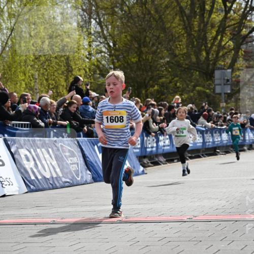 12.04.2026 - 45. Internationalen Wilhelmsburger Insellauf J. Mangold http://msf.ph/oto/9521787 12.04.2026 14:20:32 Ziel 744, 1008, 747, 262, 598, 730, 632, 1608, 165, 171, 20, 313 meine-sportfotos.de