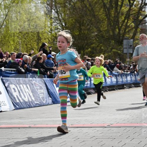 12.04.2026 - 45. Internationalen Wilhelmsburger Insellauf J. Mangold http://msf.ph/oto/9521798 12.04.2026 14:20:34 Ziel 632, 1608, 165, 171, 20, 313 meine-sportfotos.de