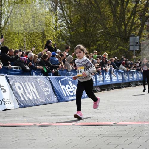 12.04.2026 - 45. Internationalen Wilhelmsburger Insellauf J. Mangold http://msf.ph/oto/9521803 12.04.2026 14:20:36 Ziel 165, 171, 20, 313, 576, 935 meine-sportfotos.de