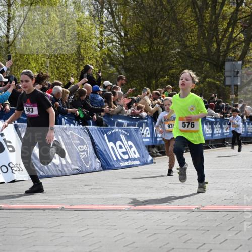 12.04.2026 - 45. Internationalen Wilhelmsburger Insellauf J. Mangold http://msf.ph/oto/9521812 12.04.2026 14:20:39 Ziel 171, 20, 313, 576, 935, 301, 61, 237, 578 meine-sportfotos.de