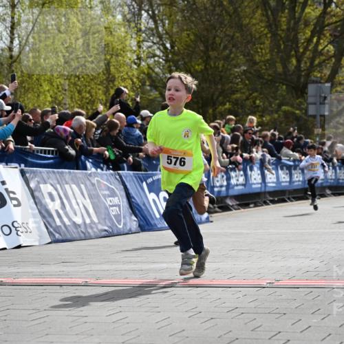 12.04.2026 - 45. Internationalen Wilhelmsburger Insellauf J. Mangold http://msf.ph/oto/9521816 12.04.2026 14:20:39 Ziel 171, 20, 313, 576, 935, 301, 61, 237, 578 meine-sportfotos.de