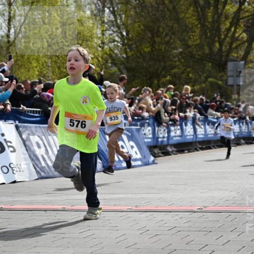 12.04.2026 - 45. Internationalen Wilhelmsburger Insellauf J. Mangold http://msf.ph/oto/9521819 12.04.2026 14:20:39 Ziel 171, 20, 313, 576, 935, 301, 61, 237, 578 meine-sportfotos.de