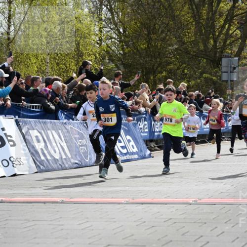 12.04.2026 - 45. Internationalen Wilhelmsburger Insellauf J. Mangold http://msf.ph/oto/9521833 12.04.2026 14:20:42 Ziel 576, 935, 301, 61, 237, 578, 751, 940, 958, 832, 1610, 3, 285, 1073, 767, 404 meine-sportfotos.de