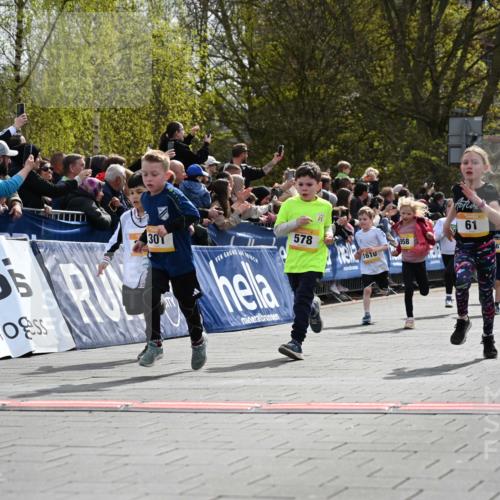 12.04.2026 - 45. Internationalen Wilhelmsburger Insellauf J. Mangold http://msf.ph/oto/9521836 12.04.2026 14:20:42 Ziel 576, 935, 301, 61, 237, 578, 751, 940, 958, 832, 1610, 3, 285, 1073, 767, 404 meine-sportfotos.de