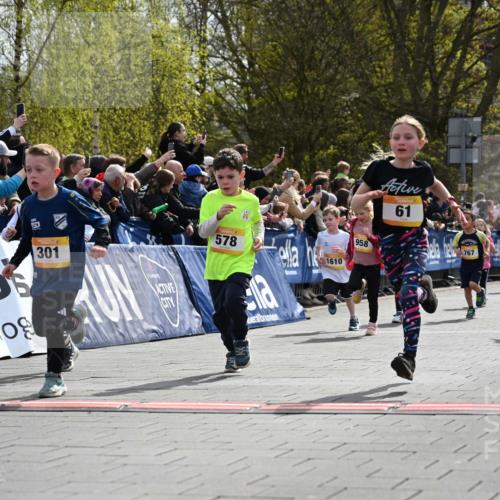 12.04.2026 - 45. Internationalen Wilhelmsburger Insellauf J. Mangold http://msf.ph/oto/9521841 12.04.2026 14:20:42 Ziel 576, 935, 301, 61, 237, 578, 751, 940, 958, 832, 1610, 3, 285, 1073, 767, 404 meine-sportfotos.de