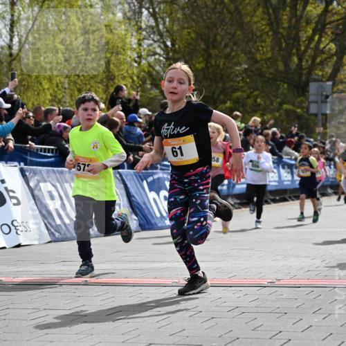12.04.2026 - 45. Internationalen Wilhelmsburger Insellauf J. Mangold http://msf.ph/oto/9521846 12.04.2026 14:20:43 Ziel 576, 935, 301, 61, 237, 578, 751, 940, 958, 832, 1610, 3, 285, 1073, 767, 404, 318, 539 meine-sportfotos.de