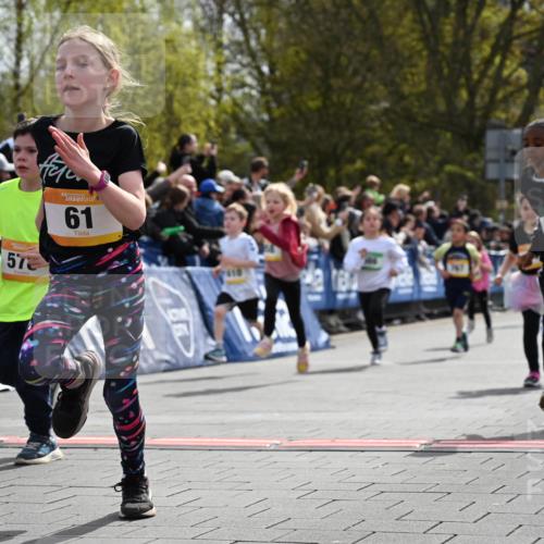 12.04.2026 - 45. Internationalen Wilhelmsburger Insellauf J. Mangold http://msf.ph/oto/9521850 12.04.2026 14:20:43 Ziel 576, 935, 301, 61, 237, 578, 751, 940, 958, 832, 1610, 3, 285, 1073, 767, 404, 318, 539 meine-sportfotos.de