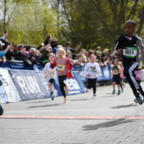 12.04.2026 - 45. Internationalen Wilhelmsburger Insellauf J. Mangold http://msf.ph/oto/9521853 12.04.2026 14:20:43 Ziel 576, 935, 301, 61, 237, 578, 751, 940, 958, 832, 1610, 3, 285, 1073, 767, 404, 318, 539 meine-sportfotos.de