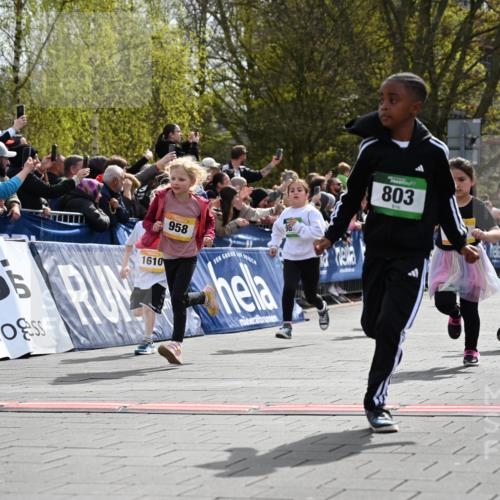 12.04.2026 - 45. Internationalen Wilhelmsburger Insellauf J. Mangold http://msf.ph/oto/9521855 12.04.2026 14:20:43 Ziel 576, 935, 301, 61, 237, 578, 751, 940, 958, 832, 1610, 3, 285, 1073, 767, 404, 318, 539 meine-sportfotos.de