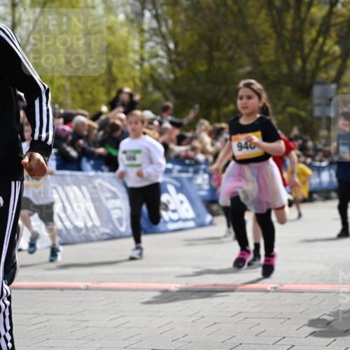 12.04.2026 - 45. Internationalen Wilhelmsburger Insellauf J. Mangold http://msf.ph/oto/9521858 12.04.2026 14:20:44 Ziel 935, 301, 61, 237, 578, 751, 940, 958, 832, 1610, 3, 285, 1073, 767, 404, 318, 539, 431, 135, 545 meine-sportfotos.de