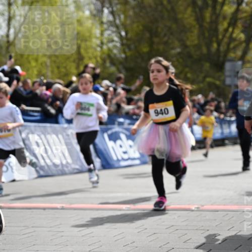 12.04.2026 - 45. Internationalen Wilhelmsburger Insellauf J. Mangold http://msf.ph/oto/9521860 12.04.2026 14:20:44 Ziel 935, 301, 61, 237, 578, 751, 940, 958, 832, 1610, 3, 285, 1073, 767, 404, 318, 539, 431, 135, 545 meine-sportfotos.de