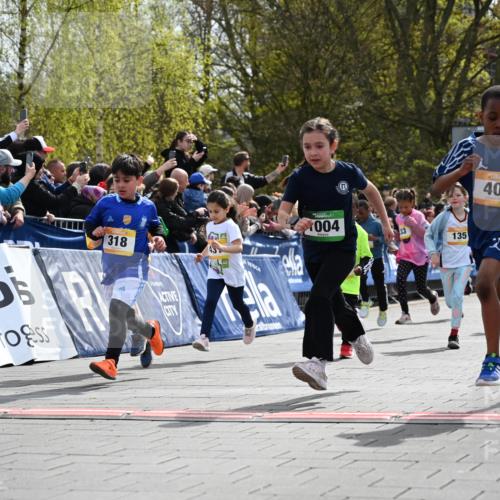12.04.2026 - 45. Internationalen Wilhelmsburger Insellauf J. Mangold http://msf.ph/oto/9521870 12.04.2026 14:20:47 Ziel 578, 751, 940, 958, 832, 1610, 3, 285, 1073, 767, 404, 318, 539, 431, 135, 545, 537, 30, 133, 977, 84, 1606, 473, 956, 467 meine-sportfotos.de