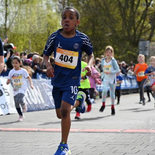 12.04.2026 - 45. Internationalen Wilhelmsburger Insellauf J. Mangold http://msf.ph/oto/9521880 12.04.2026 14:20:48 Ziel 751, 940, 958, 832, 1610, 3, 285, 1073, 767, 404, 318, 539, 431, 135, 545, 537, 30, 133, 977, 84, 1606, 473, 956, 467, 324, 299 meine-sportfotos.de