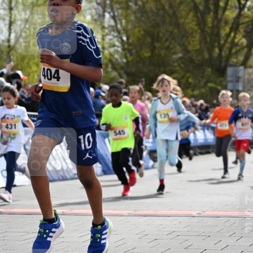 12.04.2026 - 45. Internationalen Wilhelmsburger Insellauf J. Mangold http://msf.ph/oto/9521882 12.04.2026 14:20:48 Ziel 751, 940, 958, 832, 1610, 3, 285, 1073, 767, 404, 318, 539, 431, 135, 545, 537, 30, 133, 977, 84, 1606, 473, 956, 467, 324, 299 meine-sportfotos.de