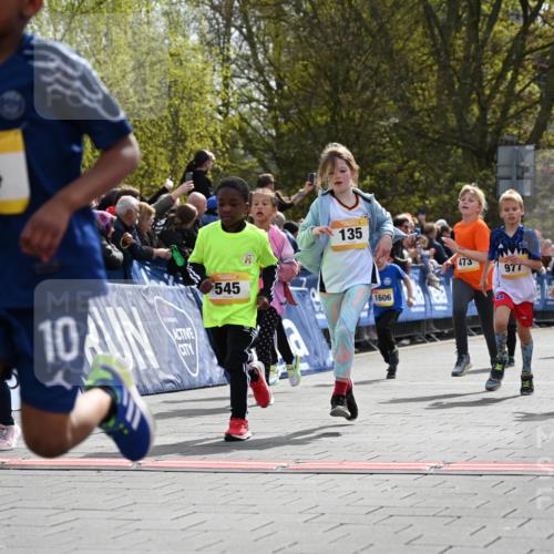 12.04.2026 - 45. Internationalen Wilhelmsburger Insellauf J. Mangold http://msf.ph/oto/9521884 12.04.2026 14:20:48 Ziel 751, 940, 958, 832, 1610, 3, 285, 1073, 767, 404, 318, 539, 431, 135, 545, 537, 30, 133, 977, 84, 1606, 473, 956, 467, 324, 299 meine-sportfotos.de