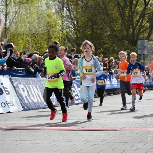 12.04.2026 - 45. Internationalen Wilhelmsburger Insellauf J. Mangold http://msf.ph/oto/9521886 12.04.2026 14:20:48 Ziel 751, 940, 958, 832, 1610, 3, 285, 1073, 767, 404, 318, 539, 431, 135, 545, 537, 30, 133, 977, 84, 1606, 473, 956, 467, 324, 299 meine-sportfotos.de