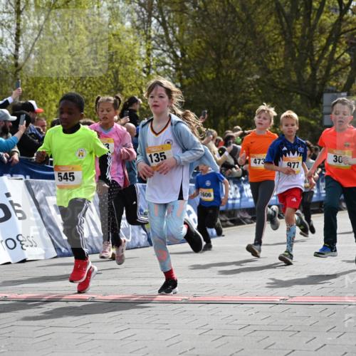 12.04.2026 - 45. Internationalen Wilhelmsburger Insellauf J. Mangold http://msf.ph/oto/9521887 12.04.2026 14:20:48 Ziel 751, 940, 958, 832, 1610, 3, 285, 1073, 767, 404, 318, 539, 431, 135, 545, 537, 30, 133, 977, 84, 1606, 473, 956, 467, 324, 299 meine-sportfotos.de