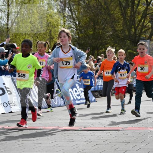12.04.2026 - 45. Internationalen Wilhelmsburger Insellauf J. Mangold http://msf.ph/oto/9521888 12.04.2026 14:20:48 Ziel 751, 940, 958, 832, 1610, 3, 285, 1073, 767, 404, 318, 539, 431, 135, 545, 537, 30, 133, 977, 84, 1606, 473, 956, 467, 324, 299 meine-sportfotos.de
