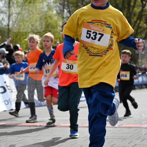 12.04.2026 - 45. Internationalen Wilhelmsburger Insellauf J. Mangold http://msf.ph/oto/9521901 12.04.2026 14:20:50 Ziel 285, 1073, 767, 404, 318, 539, 431, 135, 545, 537, 30, 133, 977, 84, 1606, 473, 956, 467, 324, 299, 1605, 278 meine-sportfotos.de