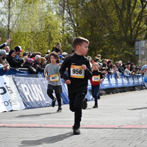 12.04.2026 - 45. Internationalen Wilhelmsburger Insellauf J. Mangold http://msf.ph/oto/9521905 12.04.2026 14:20:51 Ziel 318, 539, 431, 135, 545, 537, 30, 133, 977, 84, 1606, 473, 956, 467, 324, 299, 1605, 278 meine-sportfotos.de
