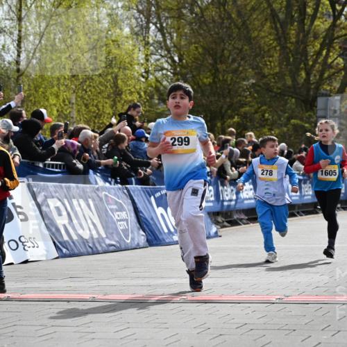 12.04.2026 - 45. Internationalen Wilhelmsburger Insellauf J. Mangold http://msf.ph/oto/9521916 12.04.2026 14:20:52 Ziel 431, 135, 545, 537, 30, 133, 977, 84, 1606, 473, 956, 467, 324, 299, 1605, 278, 760 meine-sportfotos.de