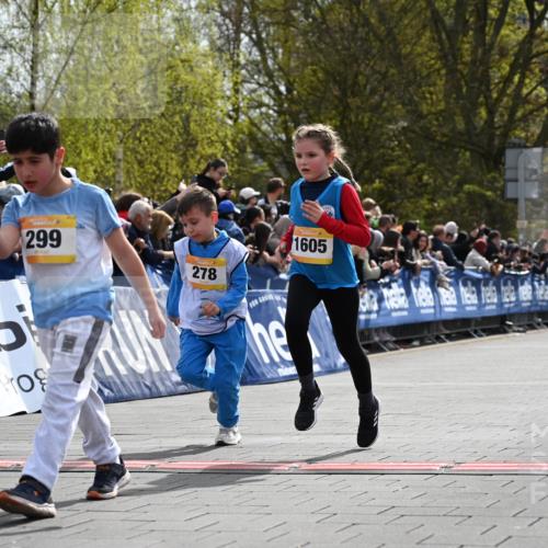 12.04.2026 - 45. Internationalen Wilhelmsburger Insellauf J. Mangold http://msf.ph/oto/9521927 12.04.2026 14:20:53 Ziel 537, 30, 133, 977, 84, 1606, 473, 956, 467, 324, 299, 1605, 278, 760 meine-sportfotos.de